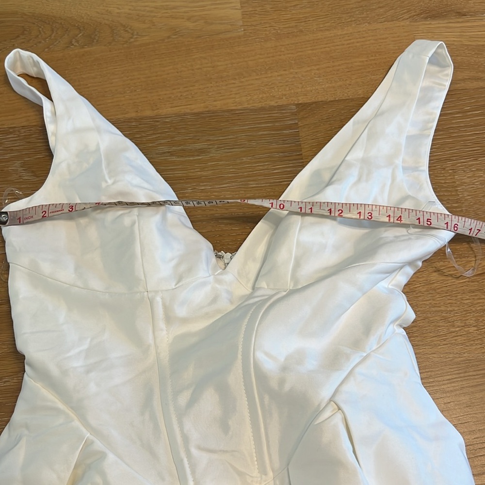 Showpo Yara White Plunge corset front V waist Fit & Flare Mini Dress size 6 NEW - Picture 13 of 16